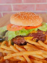 Double Cheeseburger w Fries