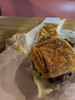 Single Cheeseburger w Fries